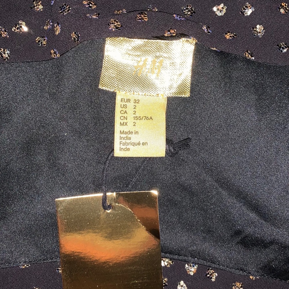 H&M GOLD & BLACK TOP - Picture 3 of 3